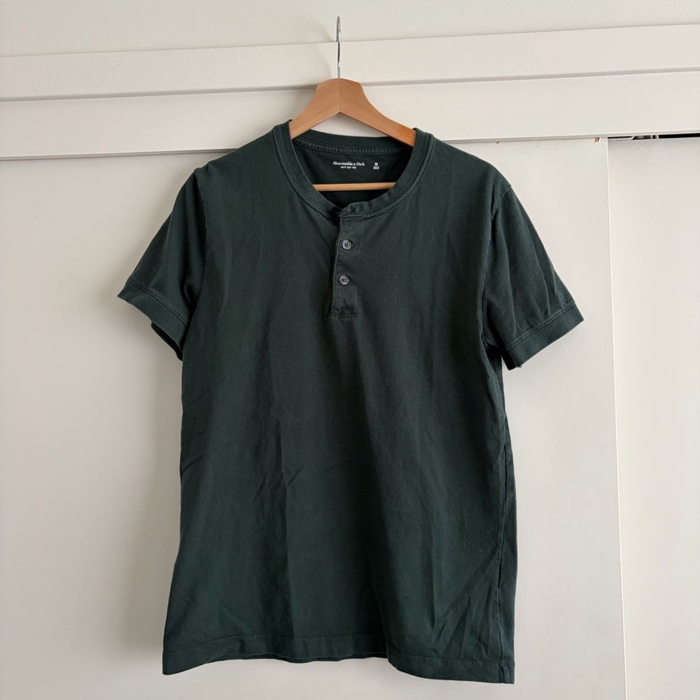 Abercrombie & Fitch Men's Soft Forest Green Short Sleeve Henley